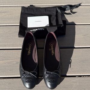 CHANEL Black Quilted Leather Flats